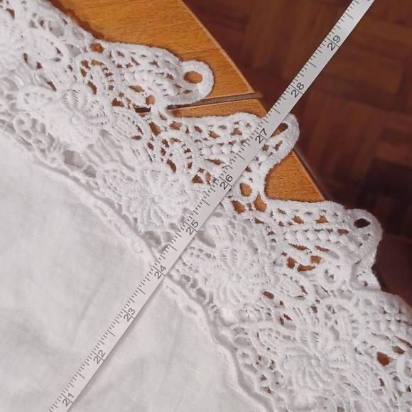 Beautiful linen tunic style top - Picture 9 of 10